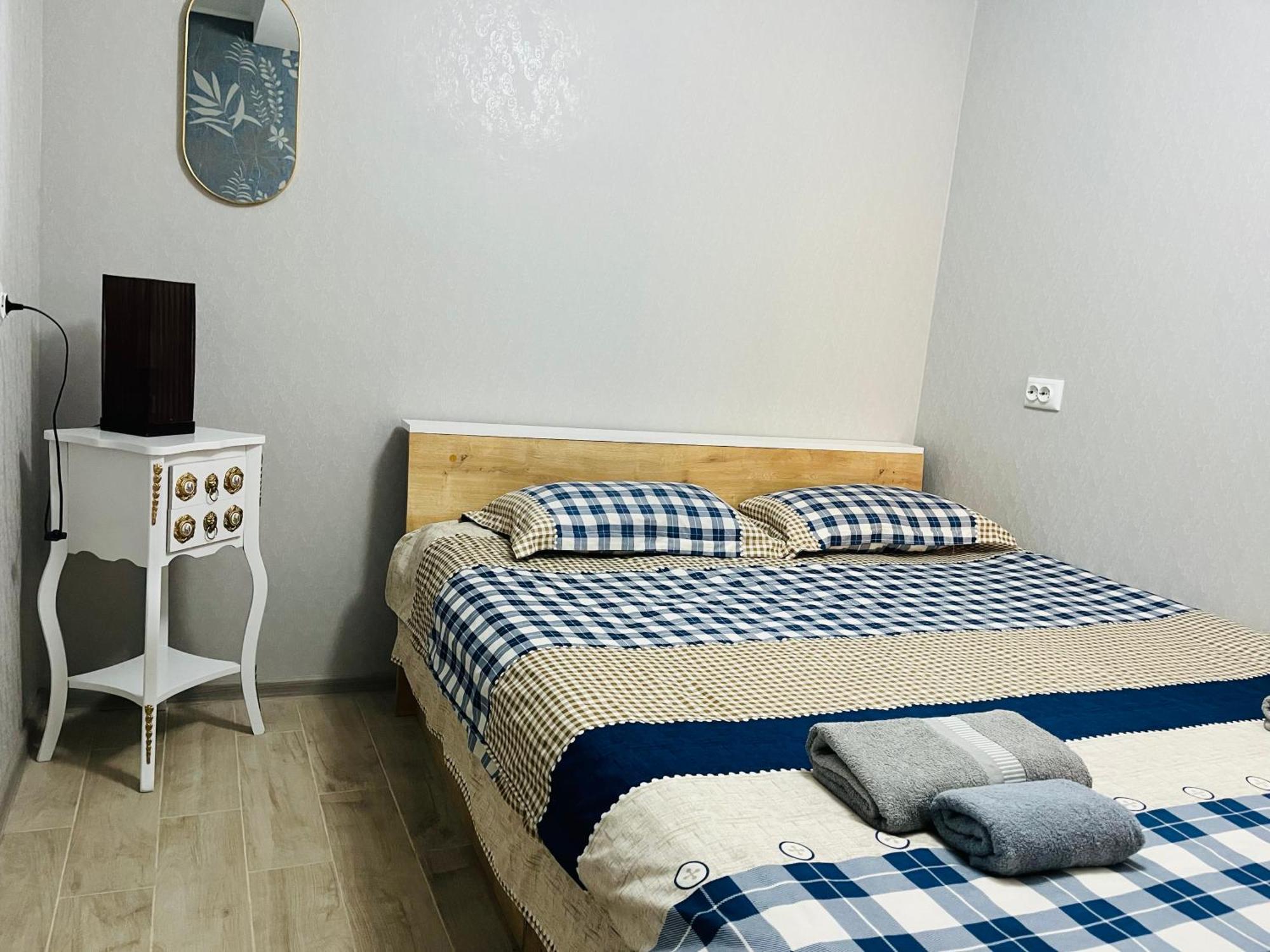 Guest House Poligloti Telavi Exteriör bild