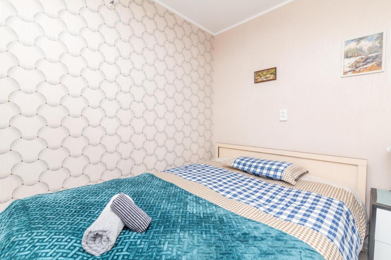 Guest House Poligloti Telavi Exteriör bild